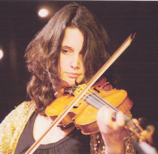 Lindsay Braga, violin